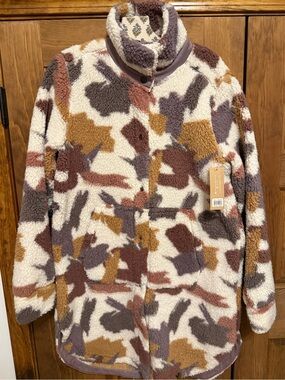 NWT LIV Outdoor Shacket/Abstract Paint
